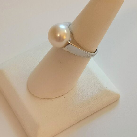 Silver Tone Large Pearl Ring 7.5 Beautiful Fashion Jewelry - Picture 8 of 10